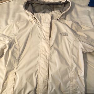 white jacket from the north face